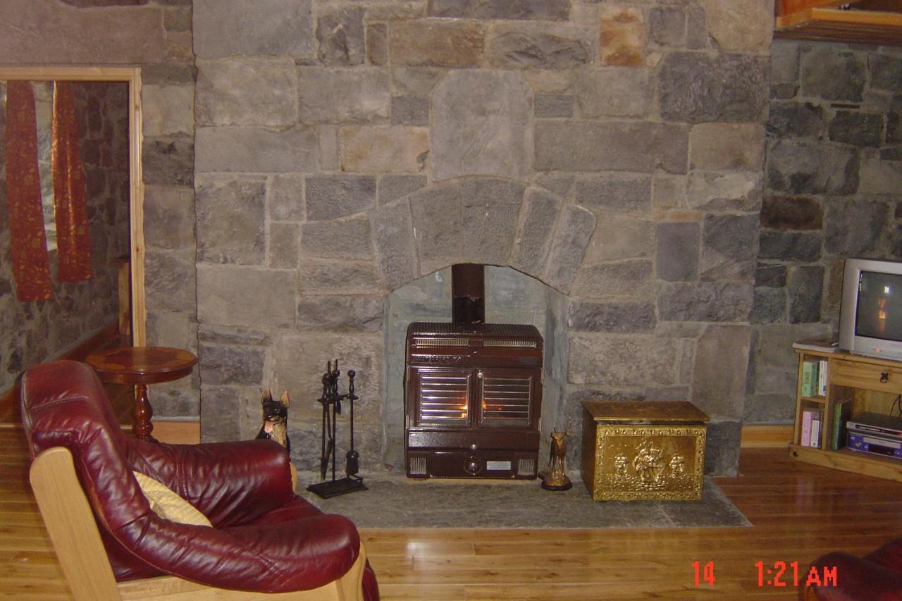 Traditional Stone Cottage 300 Years+ غالواي المظهر الخارجي الصورة